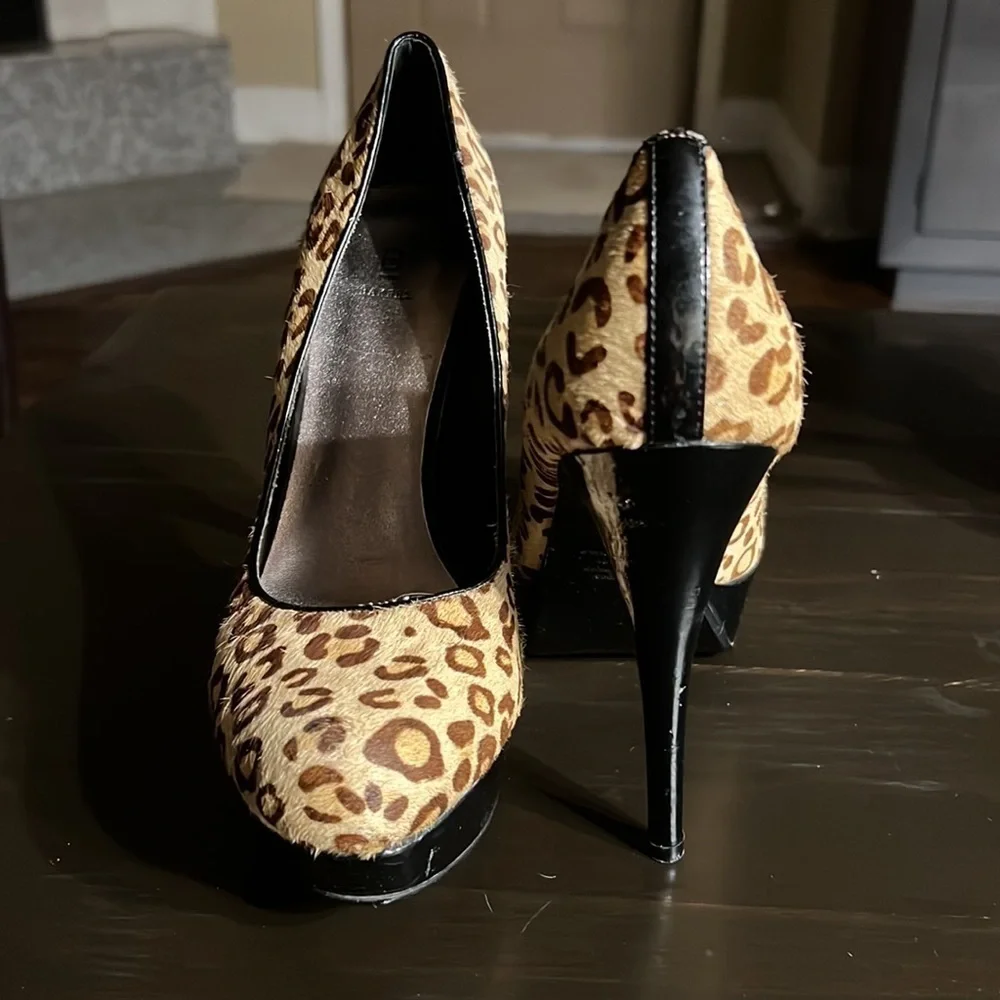 Baker’s Victoria Calf Hair Leopard Print Platform Pumps Size 8